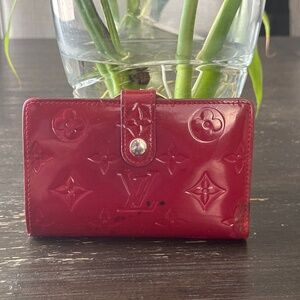 LV Vernis Red KISSLOCK WALLET